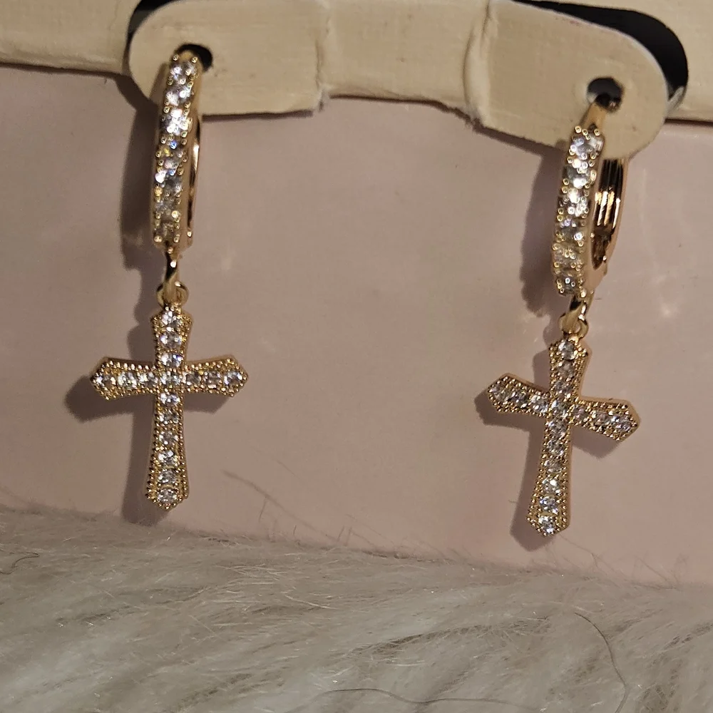 Heavenly Aura Earrings - Picture 3 of 5